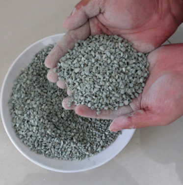 沸石 多肉介質綠沸石顆粒 水處理除氨氮沸石濾料