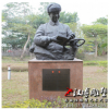 城市景觀公園林紀(jì)念館校園雕塑玻璃鋼鑄銅雕塑英雄模范雷鋒半身像