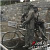 戰爭時期民俗小品接新娘人物雕塑戶外景觀廣場玻璃鋼鑄銅雕塑訂制