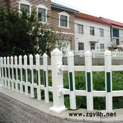 備有大量現貨護欄網 pvc園藝護欄 草坪花壇護欄 pvc道路圍欄 園藝護欄網