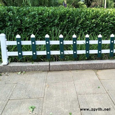 順隆 草坪護欄 草坪圍欄 PVC護欄 公園護欄網(wǎng) 小區(qū)護欄 花壇圍欄