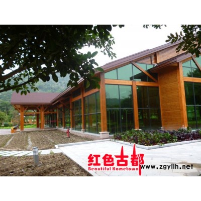 防腐木木屋定制、褐色屋頂、生態(tài)木屋景區(qū)、休閑度假山莊別墅
