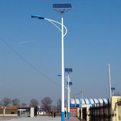 太陽能路燈超亮戶外庭院燈新農(nóng)村6米LED太陽能路燈鋰電池高桿燈
